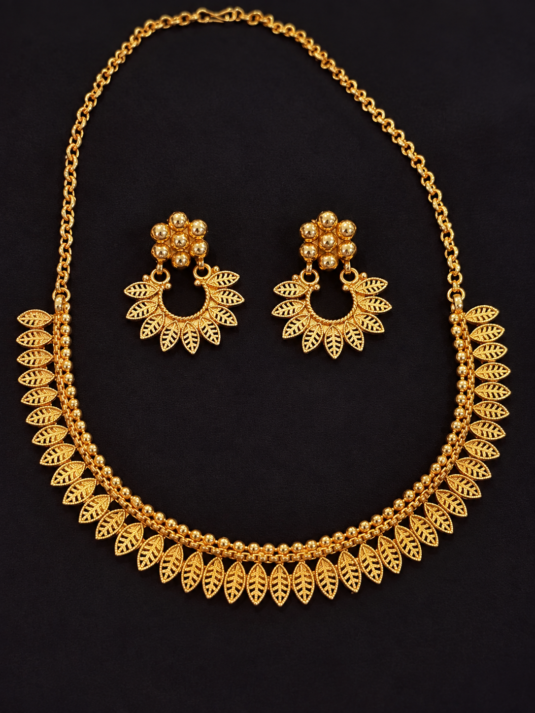 Barg — Necklace Earring Set