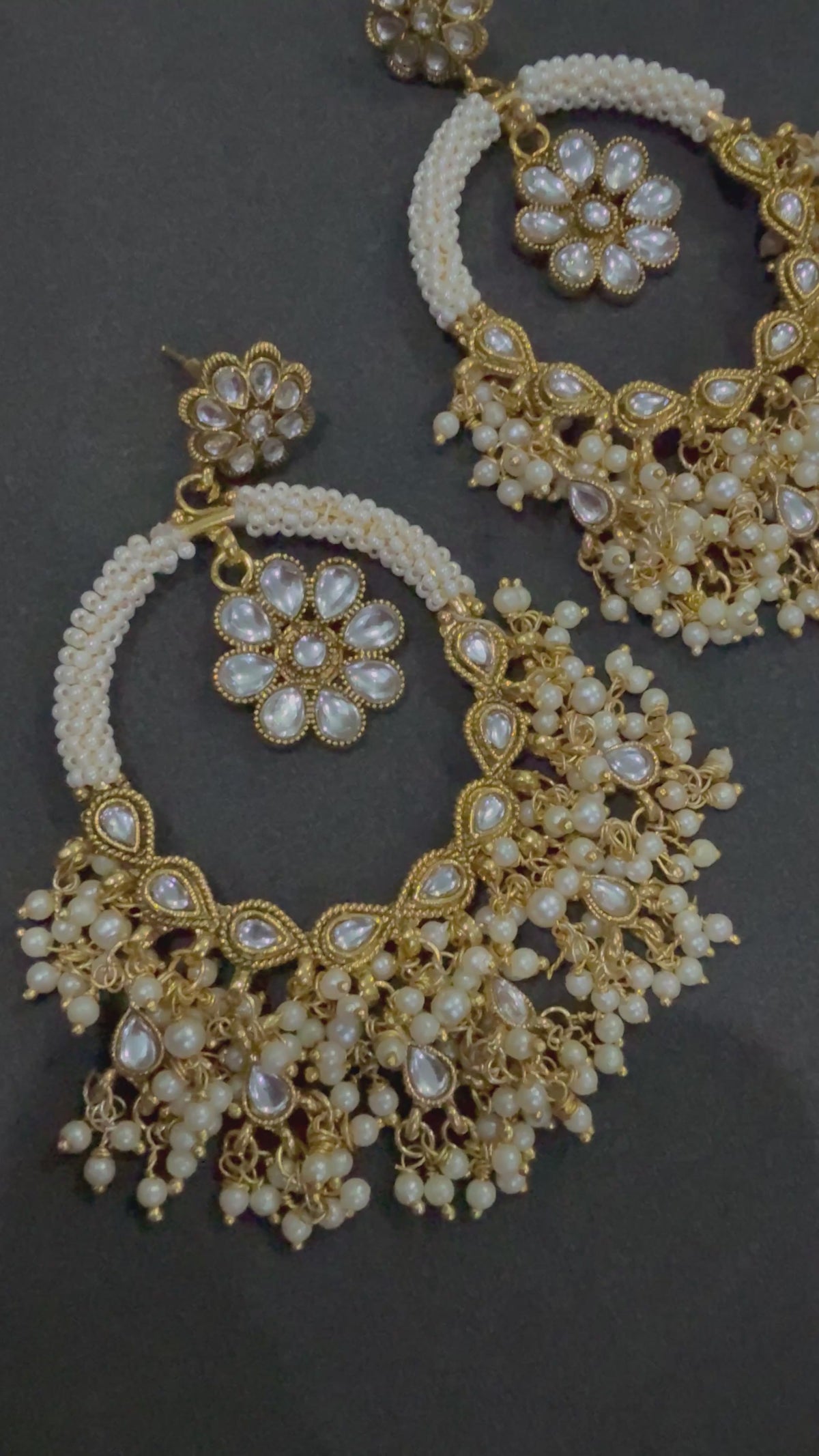 Noor-E-Gul Pearls Earstuds