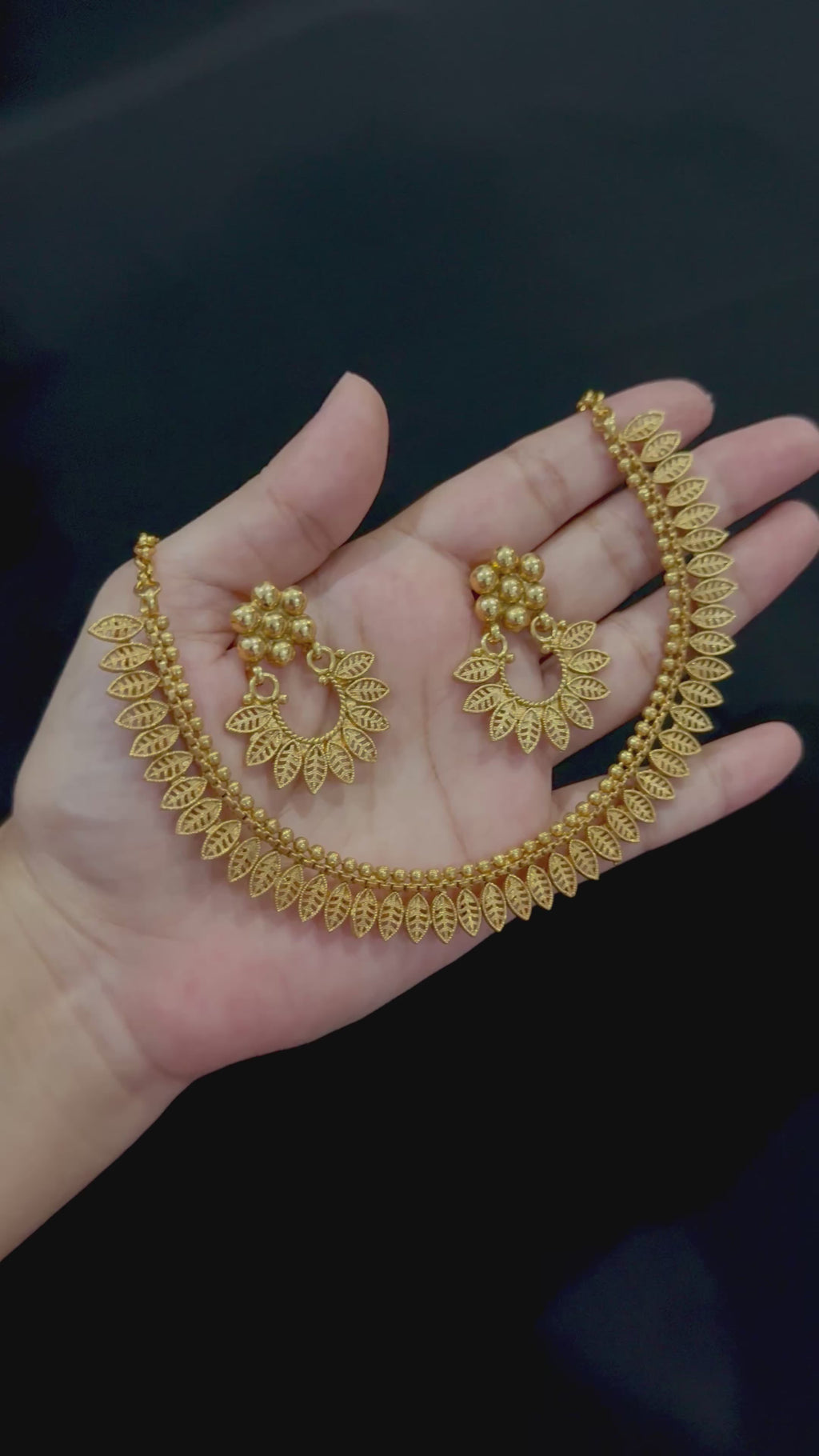Barg — Necklace Earring Set