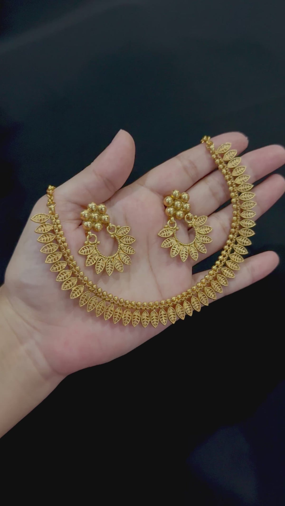 Barg — Necklace Earring Set